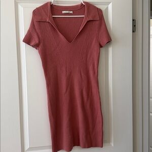 Abercrombie & Fitch Ribbed Collared V-Neck Dress in Dusty Rose